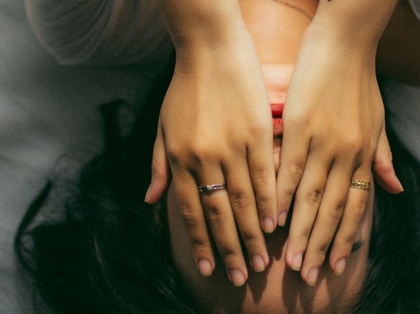 ¿Por qué está en auge la manosfera? ONU Mujeres da la voz de alarma sobre la misoginia en internet