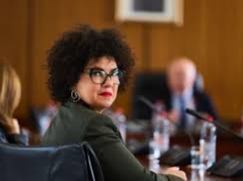 “El estigma sobre la menopausia hace que las mujeres hablemos muy poco de este tema”